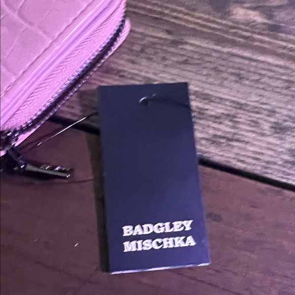 NWT Badgley Mischka Blush Croc-Embossed Wallet - Picture 2 of 7